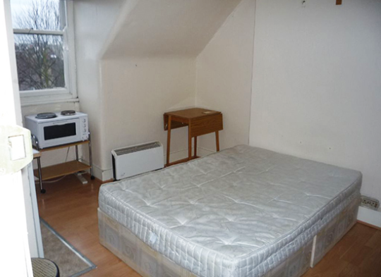 Room to rent with its own kitchen in Kilburn